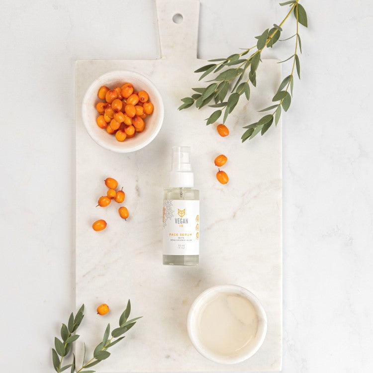 Gesichtsserum mit Hyaluron & Vitamin C, vegan – Vegan Fox (30 ml) – Bild 4